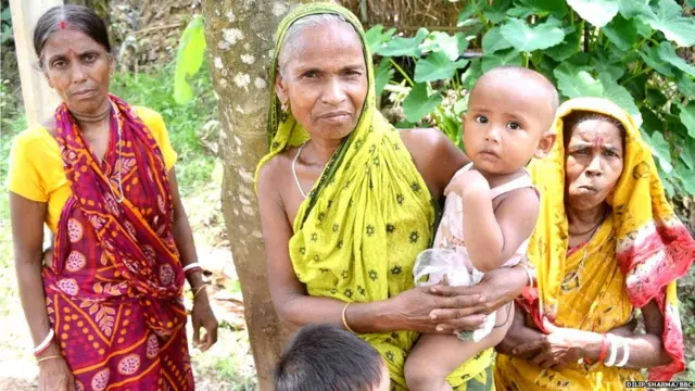 સરબબાલા મલ્લિકના પાડોશીઓની તસવીર