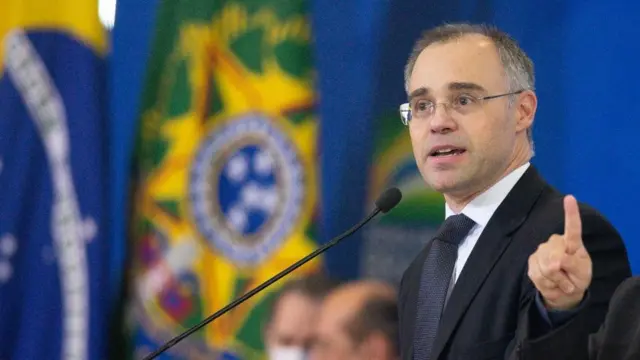 André Mendonça discursa