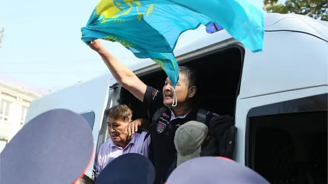 Казакстанда сыртта жүргөн оппозициялык лидер Мухтар Аблязовдун чакырыгы менен эл бийликке каршы митингге чыккан учурлар көбөйдү