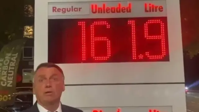 Em Londres, Bolsonaro postou vídeo dizendo que gasolina no Brasil era 'uma das mais baratas do mundo'