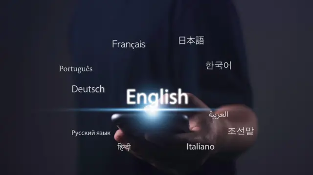 विशेषज्ञों का मानना है कि अधिकांश भाषाएं एक ही भाषा वृक्ष का हिस्सा हैं