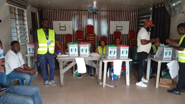 Ndị ọrụ ụlọọrụ na-ahụ maka ntuliaka na Rivas Steeti oge a na-eme ntuliaka okpuruọchịchị na 30 Ọgọst, 2025.