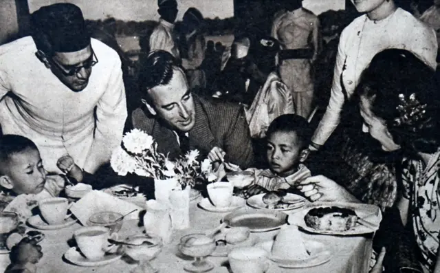 အိန္ဒိယဘုရင်ခံချုပ် မောင့်ဘက်တန် ဇနီးမောင်နှံနဲ့ ဒေါ်အောင်ဆန်းစုကြည်တို့ မောင်နှမ