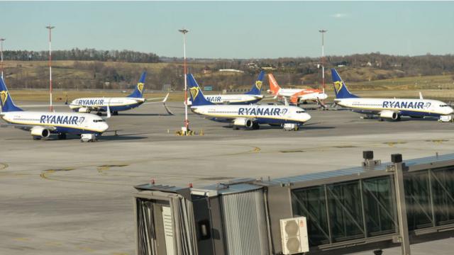 Самолеты Ryanair в Кракове 15 марта