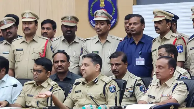 సైబరాబాద్ పోలీసుల మీడియా సమావేశం