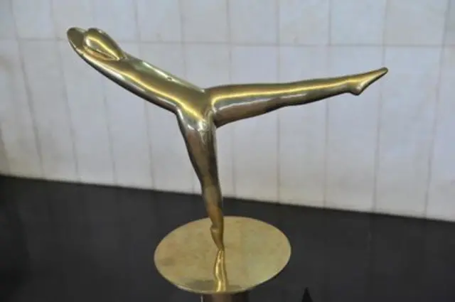 Escultura Bailarina