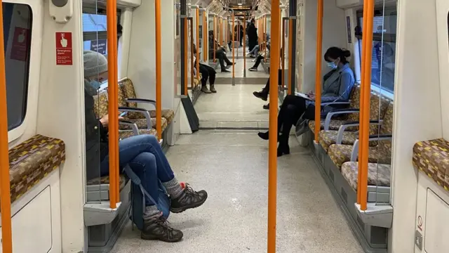 مترو لندن در اولین روز تعطیلی