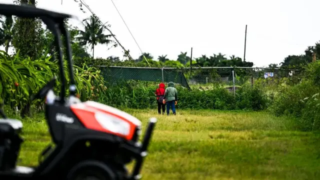 Za radnike u okruženjima u kojima se ne kontroliše temperatura, uobičajeni će postati klimatizovani centri za rashlađivanje i česte pauze kako bi im se regulisala telesna temperatura