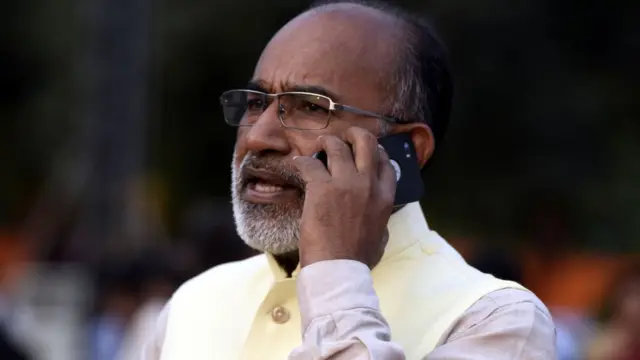 ভারতের পর্যটনমন্ত্রী কে জে আলফানসো