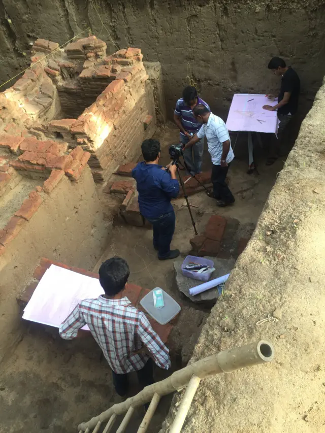 இளைஞர்கள்