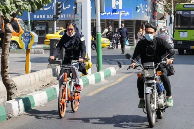 دوچرخه سواری زنان