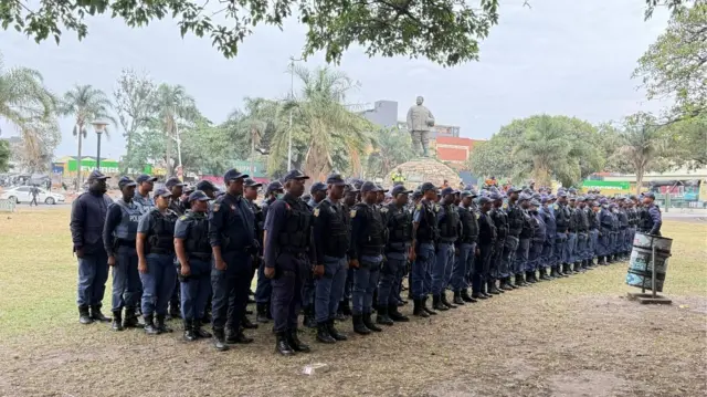 South Africa police stand gidigba to maintain law and order during di protest