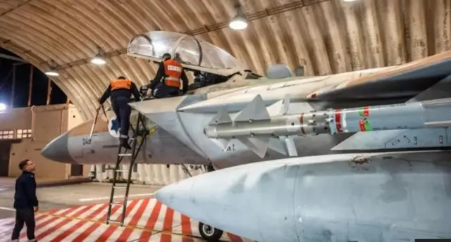 ইসরায়েলের একটি বিমানঘাঁটিতে ফাইটার জেট