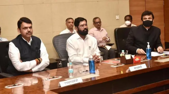 इनाम व देवस्थान जमिनीबाबत मंत्रिमंडळ बैठकीत निर्णय घेण्यात आला. 