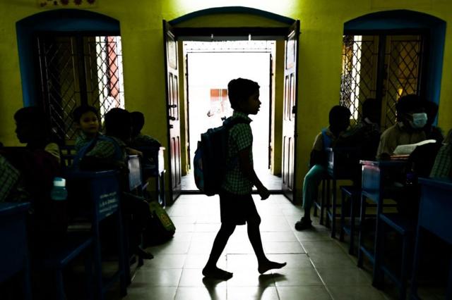 சென்னையில் உள்ள பள்ளிக்கூடங்களுக்கு மிரட்டல் விட்ட நபரை கண்டுபிடிப்பதில் என்ன சிக்கல்?