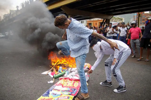 Elecciones Venezuela: las protestas por las dudas que deja el triunfo de Maduro en las elecciones - BBC News Mundo