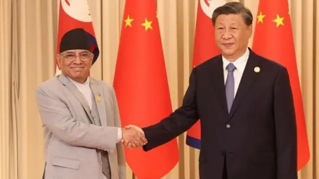 चीनी राष्ट्रपति शी जिनपिंग के साथ प्रचंड