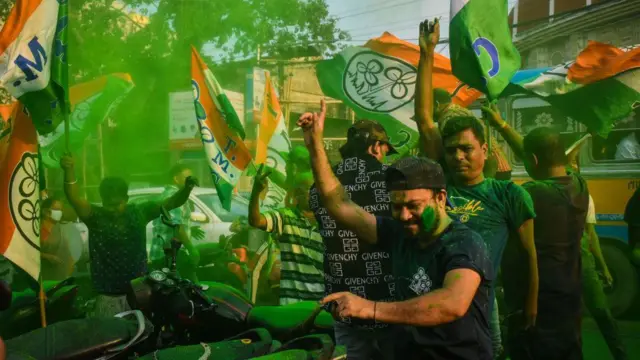 ২০২৪ লোকসভা নির্বাচনে পশ্চিমবঙ্গে অধিকাংশ আসন জয়ের পরে তৃণমূল কংগ্রেস কর্মীদের উচ্ছ্বাস