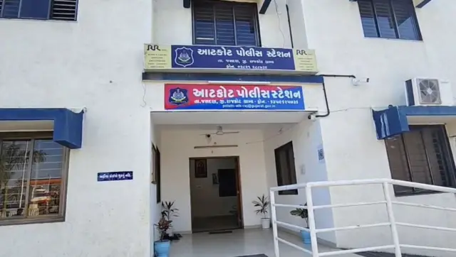 રાજકોટ : બાળકી પર દુષ્કર્મની ઘટનાના આરોપી પર પોલીસનું ફાયરિંગ 