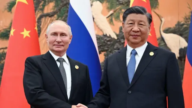 रूस के राष्ट्रपति व्लादिमीर पुतिन के साथ चीन के राष्ट्रपति शी जिनपिंग 