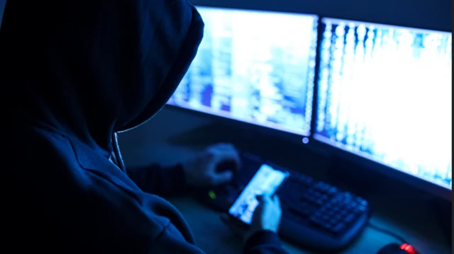 సజ్జల రామకృష్ణా రెడ్డి, పోలీసు కేసు, మొబైల్ ఫోన్, అమరావతి, టీడీపీ కేంద్ర కార్యాలయం, 