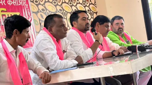 तालुका पातळीवर पत्रकार परिषदा घेऊन केसीआर यांच्या सभेविषयी माहिती दिली जात आहे.