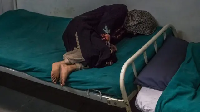 په یوه انسان کې قوت څو چنده زیات شي، ښځه د نر، ماشوم یا د بلې ښځې په غږ خبري کولی شي.