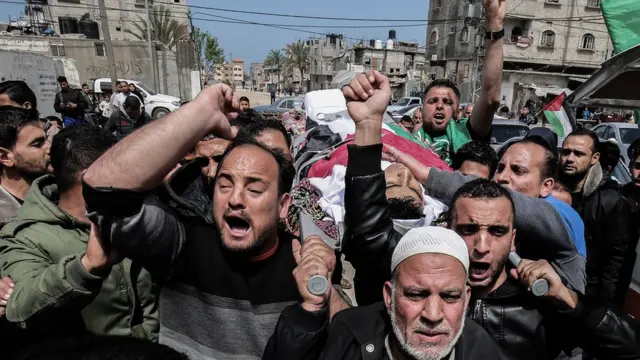 Funeral de uma das vítimas