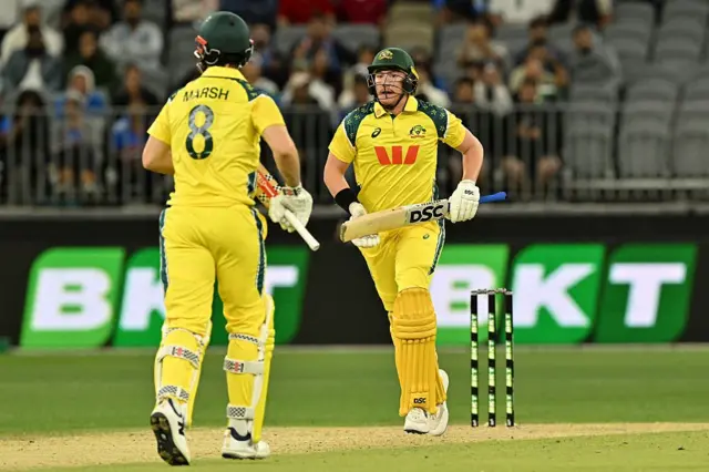 மிட்செல் மார்ஷ் 48 ரன்கள் விளாசினார்.