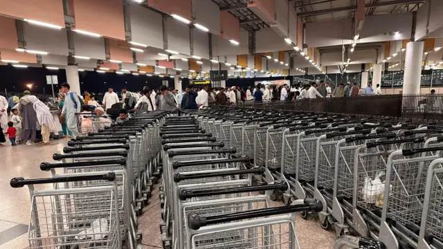 दुवै देशमा कैयौँ विमानस्थल बन्द हुनुका साथै उडानहरू प्रभावित बनेका छन्