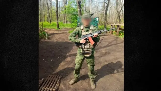 Нурбек (аты өзгөртүлдү) өзү түрмөдөн качып, согушка барганын айтып, башкаларды ал жакка барбоого чакырды
