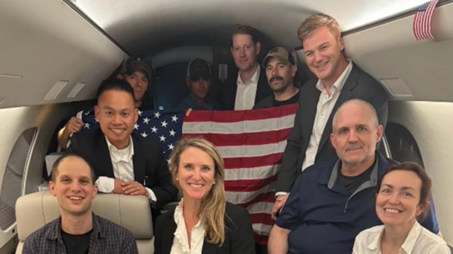 Perezida Biden yasohoye ku mbuga hwaniro ifoto y'impfungwa za Amerika zari zirekuwe 