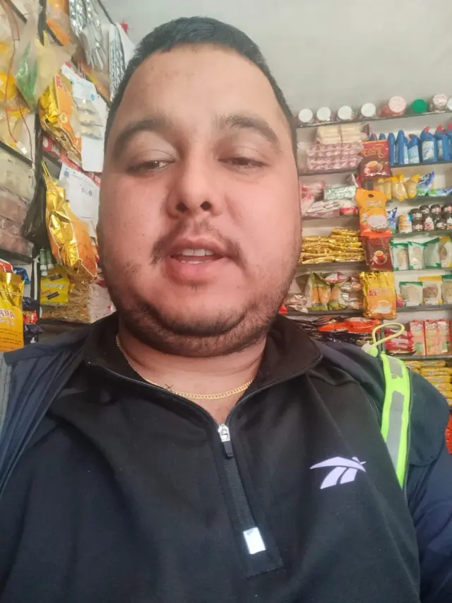 अछाम बहुमुखी क्याम्पसमा बीएड अध्ययनरत प्रकाश विष्ट