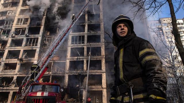 Последствия обстрелов в Киеве