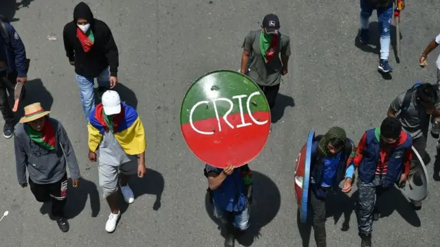 Manifestantes indígenas del Consejo Regional Indígena del Cauca (CRIC), durante una protesta en Cali, Colombia, 5 de mayo de 2021