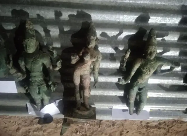 சிலைகள்