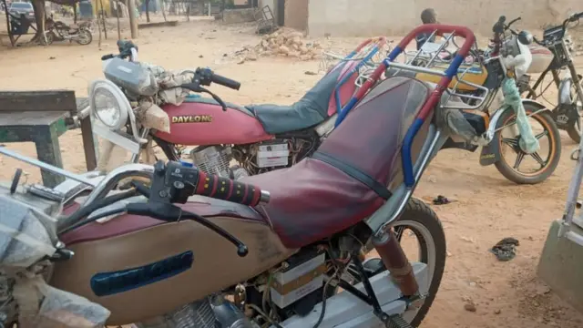 Wasu daga cikin baburan da ake amfani da su wajen fasa kwaurin kaya daga Nijar zuwa cikin Najeriya.