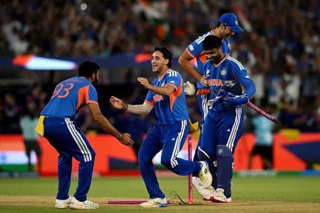 3வது முறை சாம்பியன் - இந்தியா 96 ரன்கள் வித்தியாசத்தில் வென்றது எப்படி?