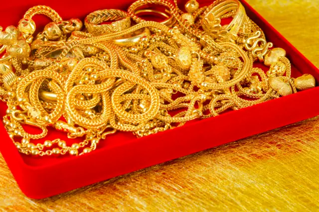 தங்கத்தில் முதலீடு செய்வது சரியான முடிவா