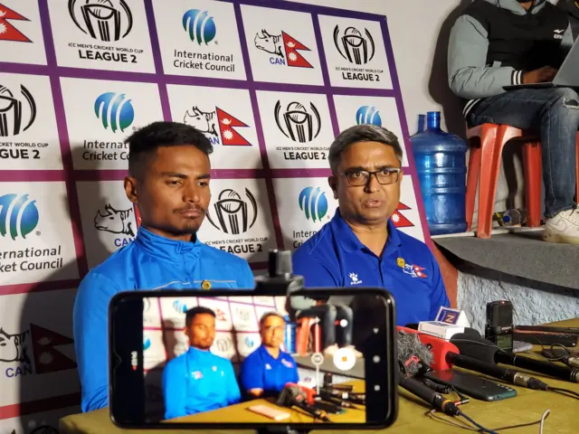 प्रशिक्षक मोन्टी देशाई पत्रकार सम्मेलनमा 