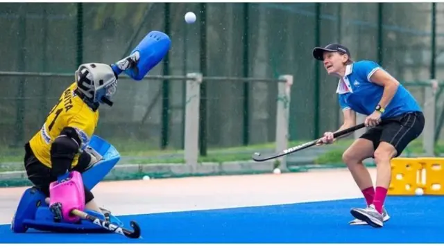 खिलाड़ियों के साथ प्रैक्टिस सेशन