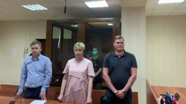 Суд
