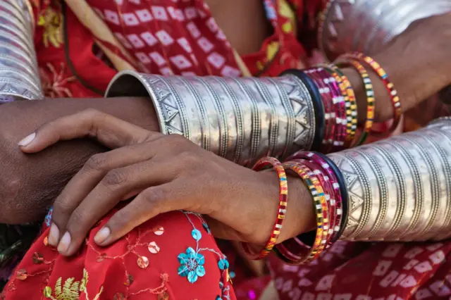 आदिवासी महिला