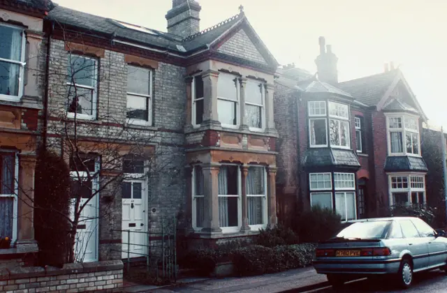 যুক্তরাজ্যের যে বাড়িতে থাকতেন থিয়োডোর হল