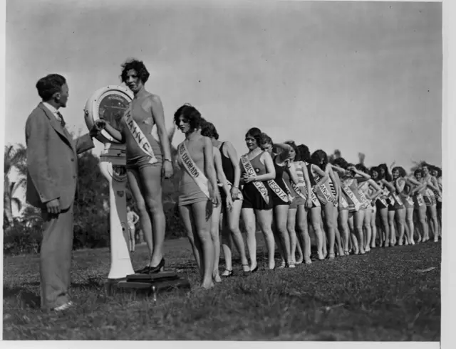 การคัดเลือกมิสอเมริกา (ไม่ระบุปี) แต่เวทีประกวดแห่งนี้ถือว่าเก่าแก่ที่สุดของโลก