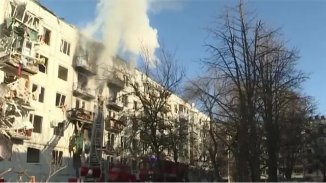 Awọn ile ti ado oloro ba nilẹ Ukraine