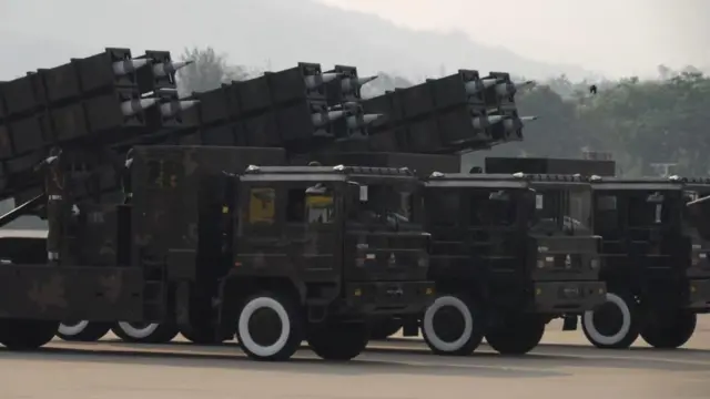 মোবাইল রকেট প্রজেক্টরের সংখ্যাতেও মিয়ানমারের চেয়ে পিছিয়ে রয়েছে বাংলাদেশ