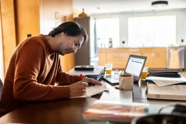 બીબીસી ગુજરાતી CTC શું હોય છે? દર મહિને હાથમાં આવતો પગાર કેમ CTC કરતા ઓછો હોય છે