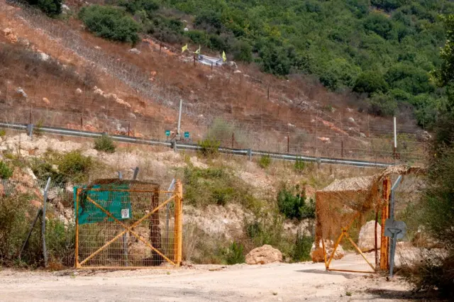 ২০০৬ সালে ‘পয়েন্ট ১০৫’ নামের এই সীমান্ত থেকে দুই ইসরায়েলি সেনাকে বন্দি করে হিযবুল্লাহ। 
