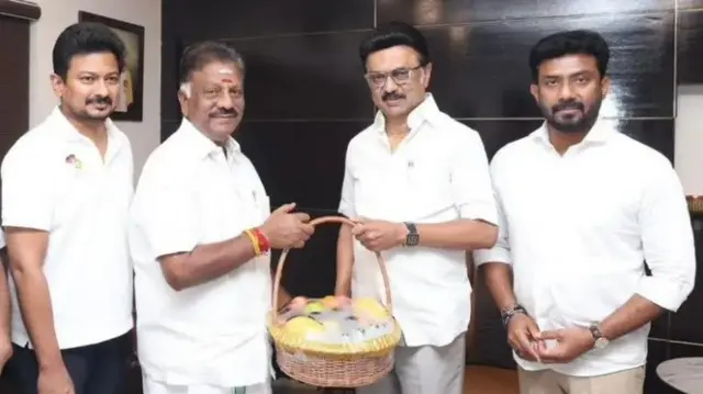 தி.மு.க, அதிமுக, பன்னீர்செல்வம், அரசியல் 
